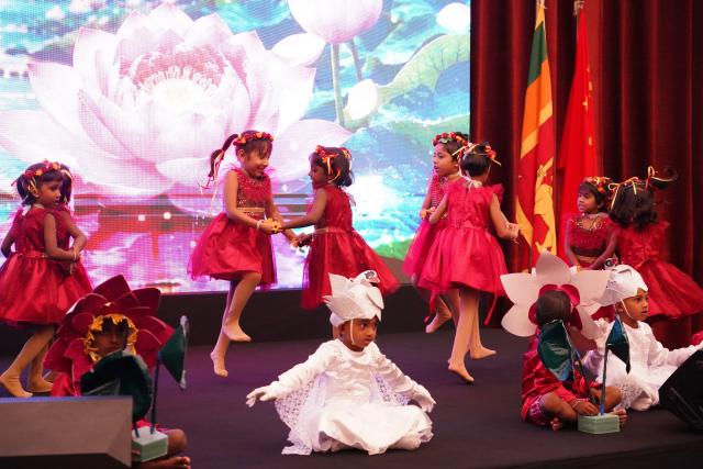 (260924) -- COLOMBO, Sept. 24, 2026 (Xinhua) -- Children perform during a commemorative event for Sri Lanka China Society's 45th anniversary in Colombo, Sri Lanka, Sept. 23, 2026. TO GO WITH "Sri Lanka China Society celebrates 45 years, pledges greater role in Sri Lanka-China relations" (Xinhua/Wu Ziyu)