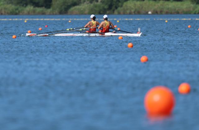 (260924) -- NAGOYA, Sept. 24, 2026 (Xinhua) -- Wang Sixuan/Shen Shuangmei of China compete during the Women's Double Sculls Final A of Rowing at the 20th Asian Games Aichi-Nagoya 2026 in Kaizu of Gifu Prefecture, Japan, Sept. 24, 2026. (Xinhua/Jia Haocheng)