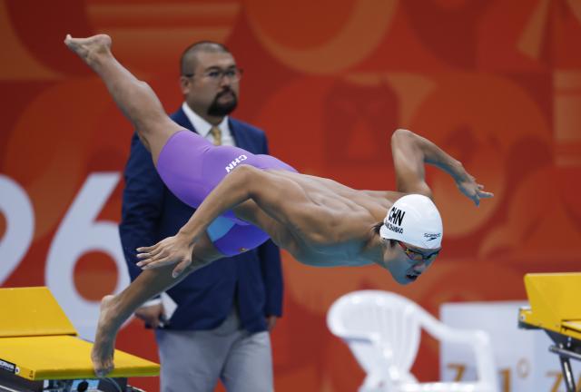 (260924) -- TOKYO, Sept. 24, 2026 (Xinhua) -- Zhang Zhanshuo of China competes during the men's 800m freestyle final at the 20th Asian Games Aichi-Nagoya 2026 in Tokyo, Japan, Sept. 24, 2026. (Xinhua/Wu Zhizun)
