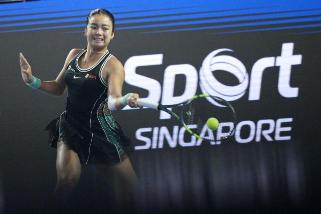 (260924) -- SINGAPORE, Sept. 24, 2026 (Xinhua) -- Alexandra Eala of the Philippines hits a return to Tatiana Prozorova of Russia during the women's singles round of 16 match at the WTA 500 Singapore Open in Singapore, Sept. 24, 2026. (Xinhua/Then Chih Wey)