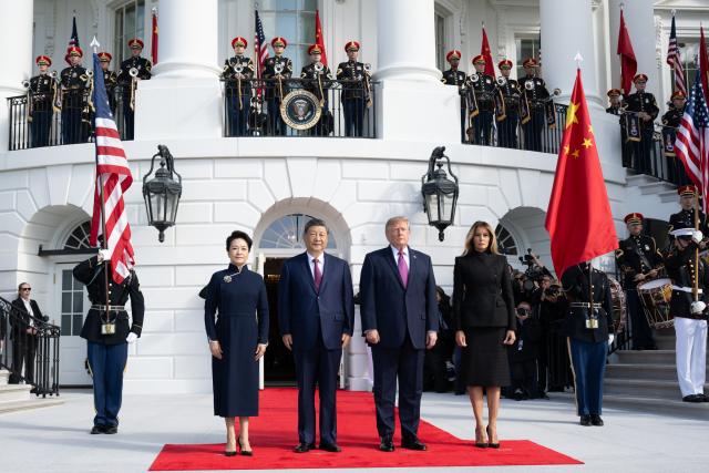 (260924) -- WASHINGTON, Sept. 24, 2026 (Xinhua) -- Chinese President Xi Jinping and his wife Peng Liyuan pose for a group photo with U.S. President Donald Trump and his wife Melania Trump during a welcome ceremony at the White House in Washington, D.C., the United States, Sept. 24, 2026. Trump held a welcome ceremony for Xi, who is on a state visit to the United States, at the White House on Thursday. (Xinhua/Xie Huanchi)