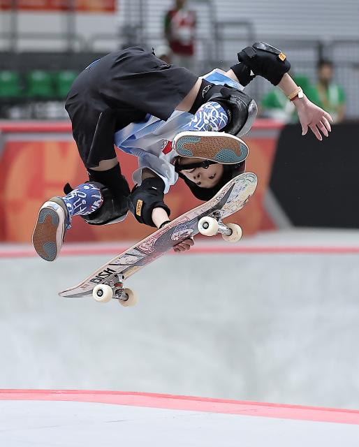 (260925) -- NAGOYA, Sept. 25, 2026 (Xinhua) -- Cao Shiqi of China competes during the women's park final of skateboarding at the 20th Asian Games Aichi-Nagoya 2026 in Tokoname of Aichi Prefecture, Japan, Sept. 25, 2026. (Xinhua/Long Lei)