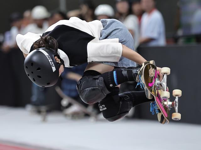 (260925) -- NAGOYA, Sept. 25, 2026 (Xinhua) -- Hasegawa Mizuho of Japan competes during the women's park final of skateboarding at the 20th Asian Games Aichi-Nagoya 2026 in Tokoname of Aichi Prefecture, Japan, Sept. 25, 2026. (Xinhua/Long Lei)