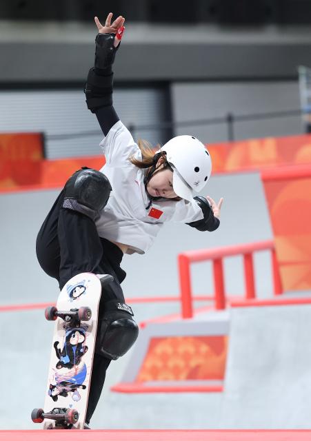 (260925) -- NAGOYA, Sept. 25, 2026 (Xinhua) -- Meng Lingyan of China competes during the women's park final of skateboarding at the 20th Asian Games Aichi-Nagoya 2026 in Tokoname of Aichi Prefecture, Japan, Sept. 25, 2026. (Xinhua/Long Lei)