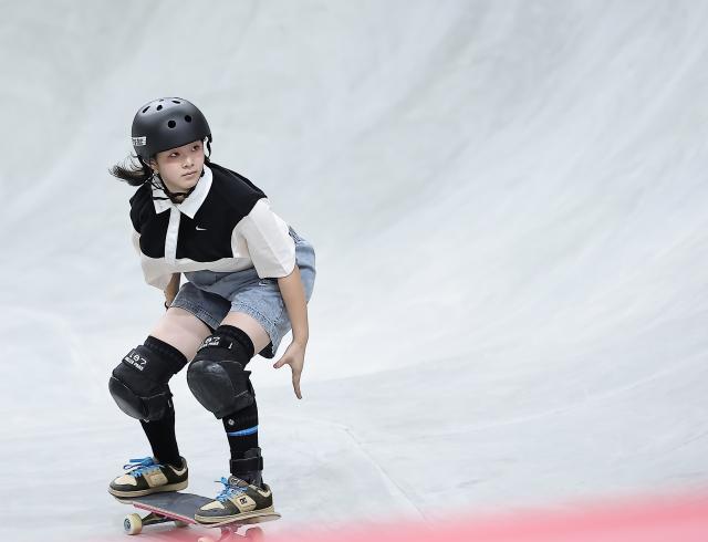 (260925) -- NAGOYA, Sept. 25, 2026 (Xinhua) -- Hasegawa Mizuho of Japan competes during the women's park final of skateboarding at the 20th Asian Games Aichi-Nagoya 2026 in Tokoname of Aichi Prefecture, Japan, Sept. 25, 2026. (Xinhua/Long Lei)