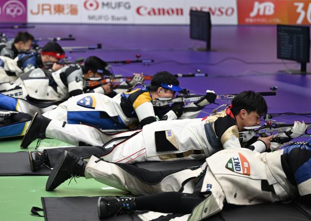 (260925) -- TOYOTA, Sept. 25, 2026 (Xinhua) -- Shooters compete during the 50m rifle 3 positions men individual final of shooting at the 20th Asian Games Aichi-Nagoya 2026 in Toyota of Aichi Prefecture, Japan, Sept. 25, 2026. (Xinhua/Liu Lei)