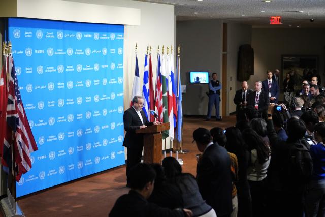 (260925) -- UNITED NATIONS, Sept. 25, 2026 (Xinhua) -- Iranian Foreign Minister Seyed Abbas Araghchi speaks at a press encounter at the UN headquarters in New York, Sept. 25, 2026. Araghchi said Friday that his country has conveyed to the United States a plan under which the Strait of Hormuz can be reopened within seven days if necessary conditions are met.
Iran has conveyed "a concrete seven-day plan" to the United States through Qatar, Araghchi told reporters. (Xinhua/Wu Xiaoling)