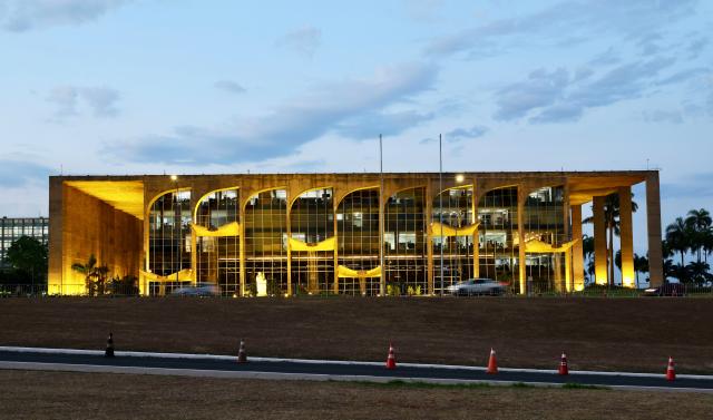 (260925) -- BRASILIA, Sept. 25, 2026 (Xinhua) -- This photo taken on Sept. 24, 2026 shows the Justice Palace in Brasilia, Brazil. The city of Brasilia, with a population of approximately 3 million, is the capital and the third largest city of Brazil. (Xinhua/Jin Haoyuan)