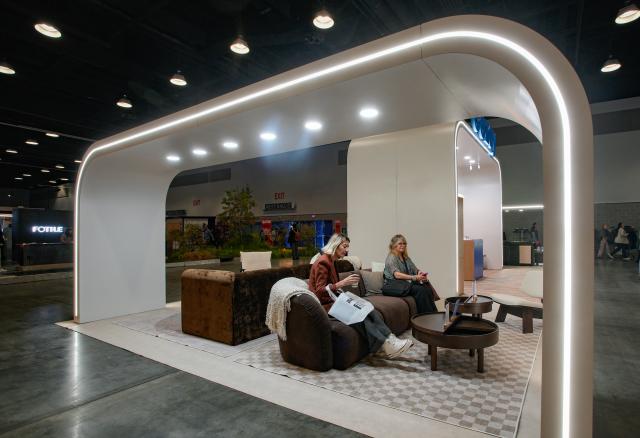 (260926) -- VANCOUVER, Sept. 26, 2026 (Xinhua) -- Visitors sit in a contemporary interior display during the Interior Design Show 2026 at the Vancouver Convention Centre in Vancouver, British Columbia, Canada, Sept. 25, 2026.
  Featuring 200 exhibitors from around the world showcasing the latest interior design concepts and products, the three-day trade and public show kicked off Friday and runs until Sept. 27. (Photo by Liang Sen/ Xinhua)
