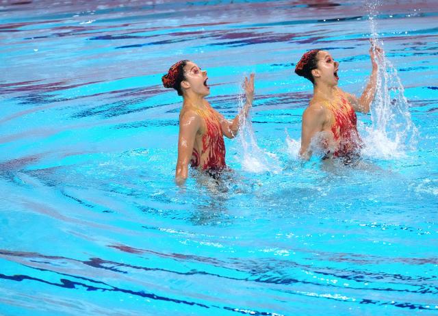 (260926) -- HAMAMATSU, Sept. 26, 2026 (Xinhua) -- Lin Yanjun/Xu Huiyan of China perform during the duet technical routine of artistic swimming at the 20th Asian Games Aichi-Nagoya 2026 in Hamamatsu of Shizuoka Prefecture, Japan, Sept. 26, 2026. (Xinhua/Zhou Mi)