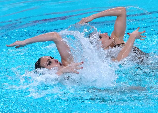 (260926) -- HAMAMATSU, Sept. 26, 2026 (Xinhua) -- Anastasiya Bakhtyreva/Violetta Evenko of Uzbekistan perform during the duet technical routine of artistic swimming at the 20th Asian Games Aichi-Nagoya 2026 in Hamamatsu of Shizuoka Prefecture, Japan, Sept. 26, 2026. (Xinhua/Zhou Mi)
