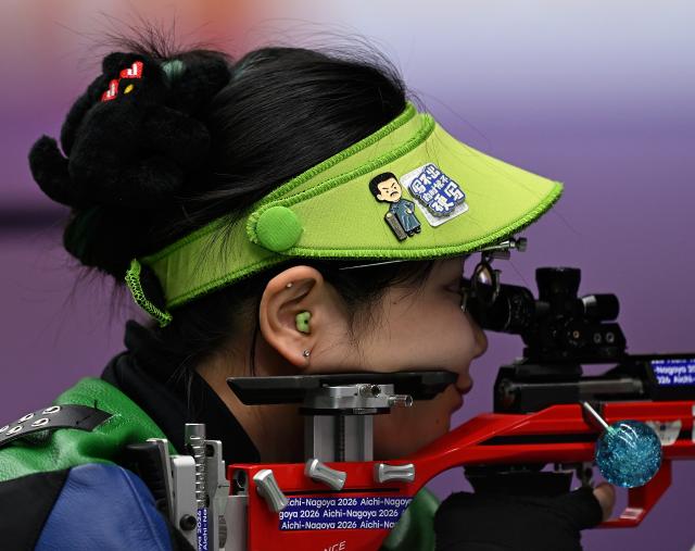 (260926) -- TOYOTA, Sept. 26, 2026 (Xinhua) -- Han Jiayu of China competes during the 50m rifle 3 positions women individual final of shooting at the 20th Asian Games Aichi-Nagoya 2026 in Toyota of Aichi Prefecture, Japan, Sept. 26, 2026. (Xinhua/Liu Lei)