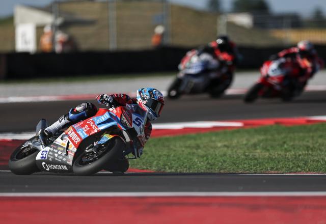 (260926) -- CREMONA, Sept. 26, 2026 (Xinhua) -- Valentin Debise (L) of EASTROC ZXMOTO Evan Bros Factory steers his motorbike during the Superpole of WorldSSP at the FIM Supersport World Championship Italian Round Cremona Circuit, Italy, Sept. 26, 2026. (Xinhua/Li Jing)