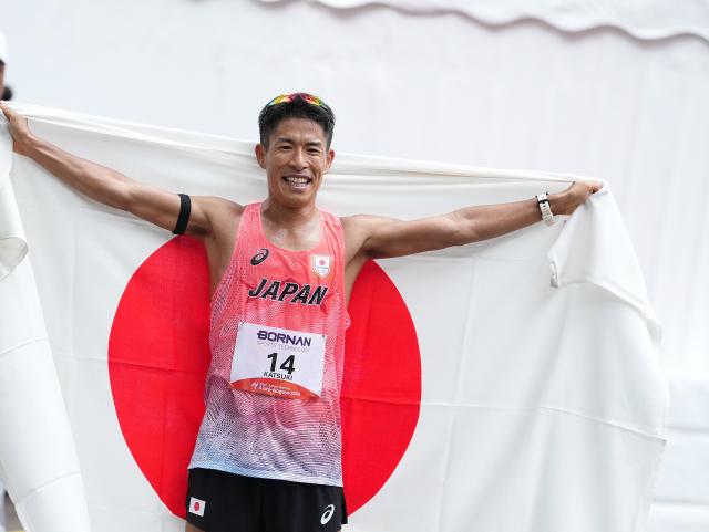 (260927) -- NAGOYA, Sept. 27, 2026 (Xinhua) -- Katsuki Hayato of Japan celebrates after the men's marathon race walk final of Athletics at the 20th Asian Games Aichi-Nagoya 2026 in Nagoya, Japan, Sept. 27, 2026. (Xinhua/Luo Yuan)