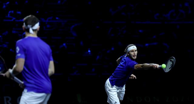 (260927) -- LONDON, Sept. 27, 2026 (Xinhua) -- Team Europe's Alexander Zverev(R)/Casper Ruud compete in the doubles match against Team World's Alexander Bublik/Brandon Nakashima during the Laver Cup tennis tournament between Team World and Team Europe in London, Britain, on Sept. 26, 2026. (Xinhua/Li Ying)