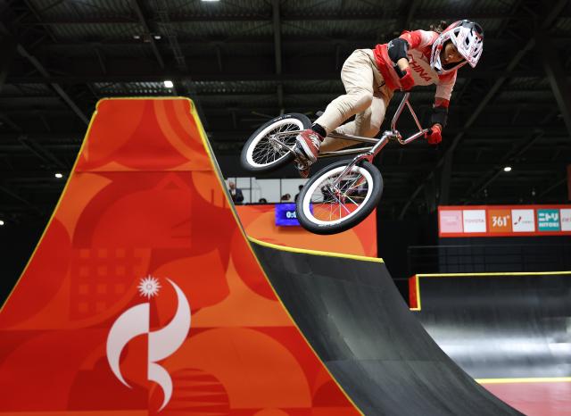 (260927) -- NAGOYA, Sept. 27, 2026 (Xinhua) -- Sun Jiaqi of China competes during the women's park final of cycling BMX freestyle at the 20th Asian Games Aichi-Nagoya 2026 in Nagoya, Japan, Sept. 27, 2026. (Xinhua/Deng Hua)