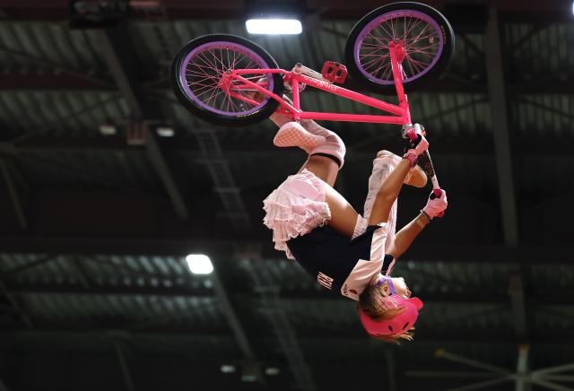 (260927) -- NAGOYA, Sept. 27, 2026 (Xinhua) -- Shirai Rena of Japan competes during the women's park final of cycling BMX freestyle at the 20th Asian Games Aichi-Nagoya 2026 in Nagoya, Japan, Sept. 27, 2026. (Xinhua/Deng Hua)