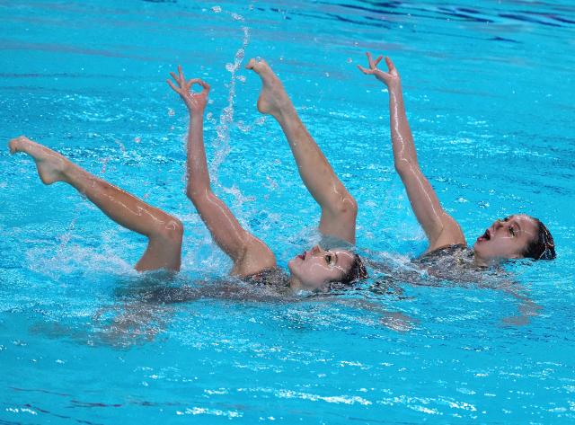(260927) -- HAMAMATSU, Sept. 27, 2026 (Xinhua) -- Lin Yanjun/Xu Huiyan of China compete during the duet free routine of artistic swimming at the 20th Asian Games Aichi-Nagoya 2026 in Hamamatsu of Shizuoka Prefecture, Japan, Sept. 27, 2026. (Xinhua/Zhou Mi)