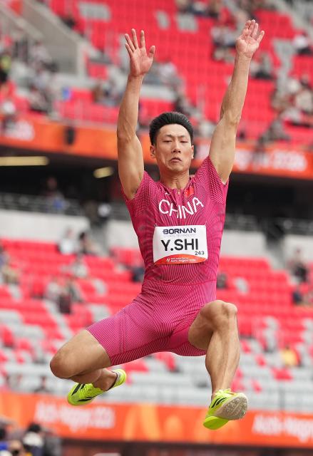 (260927) -- NAGOYA, Sept. 27, 2026 (Xinhua) -- Shi Yuhao of China competes during the men's long jump qualification of athletics at the 20th Asian Games Aichi-Nagoya 2026 in Nagoya, Japan, Sept. 27, 2026. (Xinhua/Lui Siu Wai)