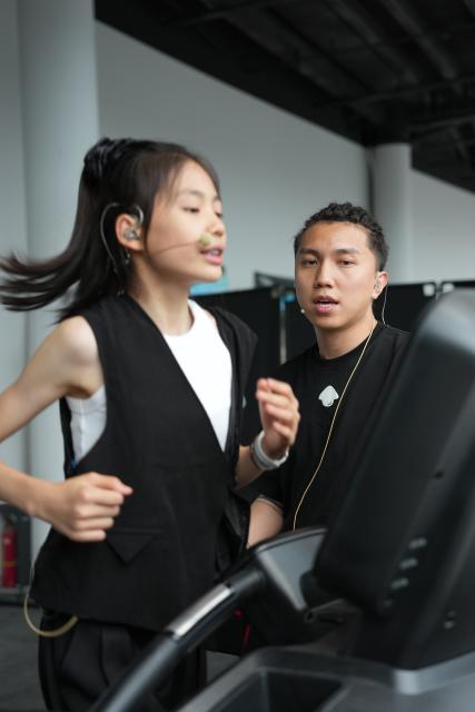 (260927) -- CHENGDU, Sept. 27, 2026 (Xinhua) -- Fang Zhenghua (R) helps a Homies dancer prepare for a rehearsal at Dancehome studio in Chengdu, southwest China's Sichuan Province, June 13, 2026.
  Fang Zhenghua, a post-90s choreographer, has participated in the production of a series of eye-catching dancing performances, including a show featuring dancers and humanoid robots at the opening ceremony of the 48th WorldSkills Competition. For Fang, street dance has never been merely a passing trend.
   Fang's love for street dance began at the age of 13, when he first learned popular dance moves from television. That early fascination soon grew into a lifelong pursuit, driving him to explore new possibilities on stage. A big fan of Chinese martial arts novels since childhood, Fang has integrated Sichuan Opera face-changing techniques, traditional Kung Fu movements and other distinct Chinese cultural elements into his choreography.
   In March 2025, Fang and Homies, a street dance team of his studio Dancehome, won third place at the VIBE Dance Competition with their work "Sword and Qi in Sichuan." This was the first time a Chinese team had claimed an award in the competition's 30-year history. His team has also collaborated with domestic humanoid robot developers, staging performances that showcase China's technological advances. 
   Nearly 20 years of dedication has brought Fang to stages around the world. "When we compete abroad, our goal is not just to show the world how Chinese dancers move," he said. "We want them to see a rich, diverse China through every step we take." (Xinhua/Xu Bingjie)