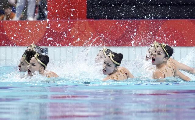 (260927) -- SHIZUOKA, Sept. 27, 2026 (Xinhua) -- Team China perform during the mixed team technical routine of artistic swimming at the 20th Asian Games Aichi-Nagoya 2026 in Shizuoka, Japan, Sept. 27, 2026. (Xinhua/Cen Yunpeng)