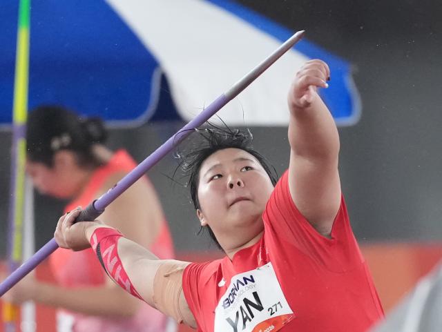 (260927) -- NAGOYA, Sept. 27, 2026 (Xinhua) -- Yan Ziyi of China competes during the women's javelin throw final of Athletics at the 20th Asian Games Aichi-Nagoya 2026 in Nagoya, Japan, Sept. 27, 2026. (Xinhua/Luo Yuan)