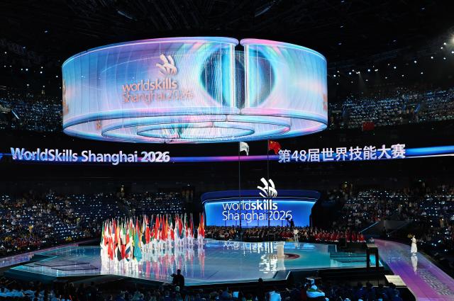 (260927) -- SHANGHAI, Sept. 27, 2026 (Xinhua) -- This photo taken on Sept. 27, 2026 shows the closing ceremony of the 48th WorldSkills Competition held in Shanghai, east China. The 48th WorldSkills Competition closed here on Sunday. (Xinhua/Fang Zhe)