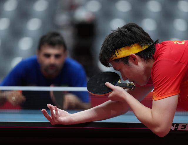 (260928) -- TOYOTA, Sept. 28, 2026 (Xinhua) -- Wang Chuqin of China competes during the men's singles semifinals of table tennis against Noshad Alamiyan of Iran at the 20th Asian Games Aichi-Nagoya 2026 in Toyota of Aichi Prefecture, Japan, Sept. 28, 2026. (Xinhua/Wang Fei)