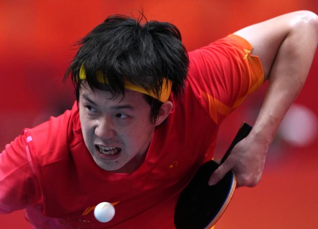 (260928) -- TOYOTA, Sept. 28, 2026 (Xinhua) -- Wang Chuqin of China competes during the men's singles semifinals of table tennis against Noshad Alamiyan of Iran at the 20th Asian Games Aichi-Nagoya 2026 in Toyota of Aichi Prefecture, Japan, Sept. 28, 2026. (Xinhua/Wang Fei)