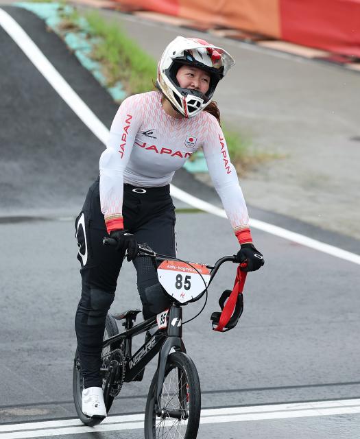 (260928) -- NAGOYA, Sept. 28, 2026 (Xinhua) -- Hatakeyama Sae of Japan reacts after the women final of cycling BMX racing at the 20th Asian Games Aichi-Nagoya 2026 in Nagoya, Japan, Sept. 28, 2026. (Xinhua/Deng Hua)