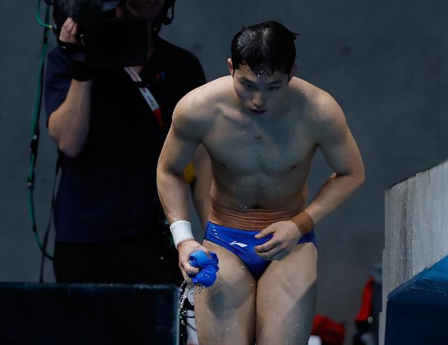 (260928) -- TOKYO, Sept. 28, 2026 (Xinhua) -- Wang Zongyuan of China bows after the men's 1m springboard final of diving at the 20th Asian Games Aichi-Nagoya 2026 in Tokyo, Japan, Sept. 28, 2026. (Xinhua/Wu Zhizun)