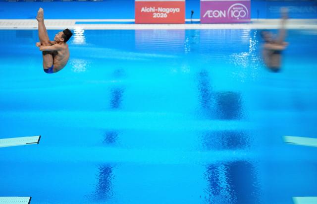 (260928) -- TOKYO, Sept. 28, 2026 (Xinhua) -- Liu Chengzan of China competes during the men's 1m springboard final of diving at the 20th Asian Games Aichi-Nagoya 2026 in Tokyo, Japan, Sept. 28, 2026. (Xinhua/Chen Zeguo)