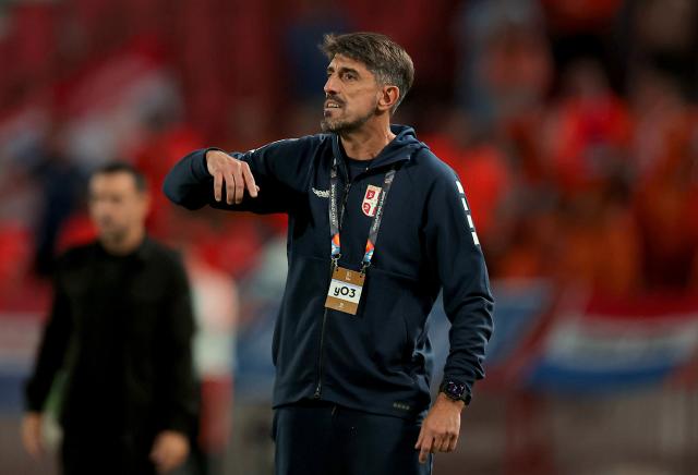 (260928) -- BELGRADE, Sept. 28, 2026 (Xinhua) -- Serbia's head coach Veljko Paunovic gestures during the UEFA Nations League 2026/27 League A Group A match between Serbia and the Netherlands in Belgrade, Serbia, Sept. 27, 2026. (Photo by Predrag Milosavljevic/Xinhua)