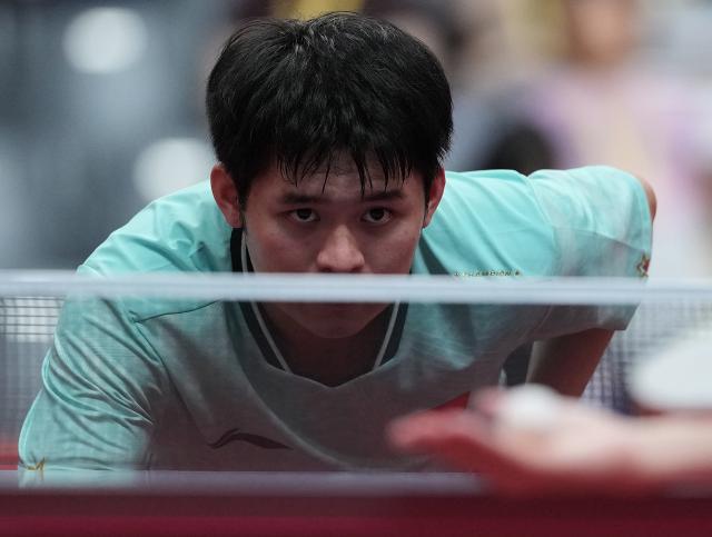 (260928) -- TOYOTA, Sept. 28, 2026 (Xinhua) -- Lin Shidong of China competes during the men's singles semifinals of table tennis against Lin Yun-ju of Chinese Taipei at the 20th Asian Games Aichi-Nagoya 2026 in Toyota of Aichi Prefecture, Japan, Sept. 28, 2026. (Xinhua/Wang Fei)