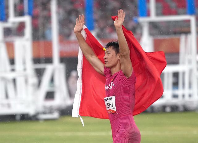 (260928) -- NAGOYA, Sept. 28, 2026 (Xinhua) -- Shi Yuhao of China celebrates after the men's long jump final of athletics at the 20th Asian Games Aichi-Nagoya 2026 in Nagoya, Japan, Sept. 28, 2026. (Xinhua/Luo Yuan)