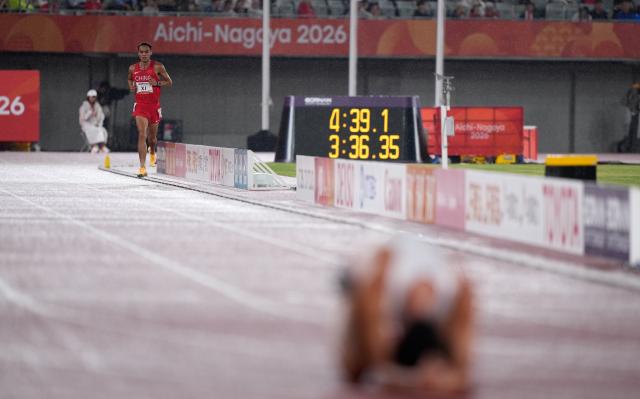(260928) -- NAGOYA, Sept. 28, 2026 (Xinhua) -- Xi Xiaoheng of China competes during the men's 1500m final of Athletics at the 20th Asian Games Aichi-Nagoya 2026 in Nagoya, Japan, Sept. 28, 2026. (Xinhua/Lui Siu Wai)