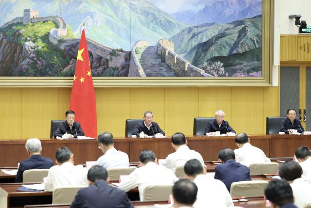 (260928) -- BEIJING, Sept. 28, 2026 (Xinhua) -- Chinese Premier Li Qiang, also a member of the Standing Committee of the Political Bureau of the Communist Party of China Central Committee, attends a national video conference on workplace safety and delivers a speech on Sept. 28, 2026. (Xinhua/Huang Jingwen)