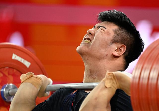 (260929) -- NAGOYA, Sept. 29, 2026 (Xinhua) -- Liu Huanhua of China competes during the men's 110kg final of weightlifting at the 20th Asian Games Aichi-Nagoya 2026 in Nagoya, Japan, Sept. 29, 2026. (Xinhua/Yu Yang)