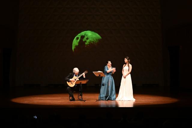 (260929) -- RIO DE JANEIRO, Sept. 29, 2026 (Xinhua) -- Brazilian soprano Marilia Vargas (C) performs during a concert tour in Rio de Janeiro, Brazil, Sept. 28, 2026. Themed "From the Yangtze to the Amazon," the Brazil edition of the concert tour made its debut at the Cecilia Meireles Hall in Rio de Janeiro on Monday. As a side event marking the "China-Brazil Cultural Year," the Brazil edition of the concert tour will be staged in Brasilia, Belem and Sao Paulo as well. (Xinhua/Jin Haoyuan)