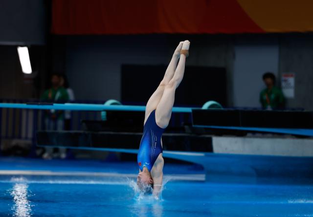 (260929) -- TOKYO, Sept. 29, 2026 (Xinhua) -- Chen Yuxi of China competes during the women's 10m platform final of diving at the 20th Asian Games Aichi-Nagoya 2026 in Tokyo, Japan, Sept. 29, 2026. (Xinhua/Wu Zhizun)
