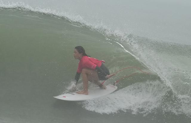 (260929) -- NAGOYA, Sept. 29, 2026 (Xinhua) -- Ikeda Mirai of Japan competes during the Women's Shortboard Gold Medal Match of Surfing between Ikeda Mirai of Japan and Yang Siqi of China at the 20th Asian Games Aichi-Nagoya 2026 in Tahara of Aichi Prefecture, Japan, Sept. 29, 2026. (Xinhua/Zhang Haobo)