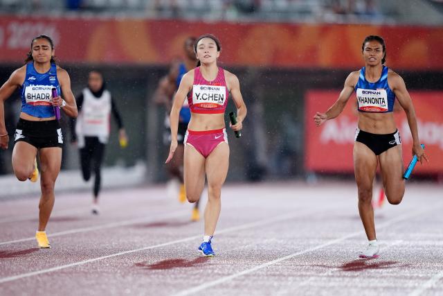 (260929) -- NAGOYA, Sept. 29, 2026 (Xinhua) -- Chen Yujie (C, front) of China competes during the 4x100m relay mixed final of athletics at the 20th Asian Games Aichi-Nagoya 2026 in Nagoya, Japan, Sept. 29, 2026. (Xinhua/Lui Siu Wai)