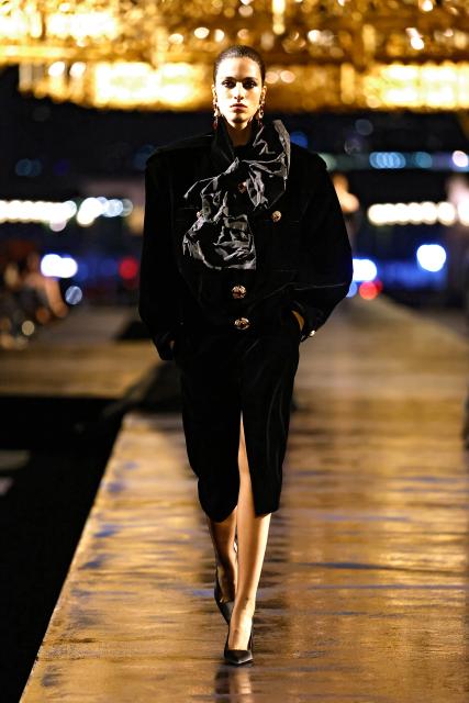 (260930) -- PARIS, Sept. 30, 2026 (Xinhua) -- A model presents a creation from the womenswear Spring/Summer 2027 collections by Saint Laurent during the Paris Fashion Week, in Paris, France, on Sept. 29, 2026. (MeetEurope/Handout via Xinhua)