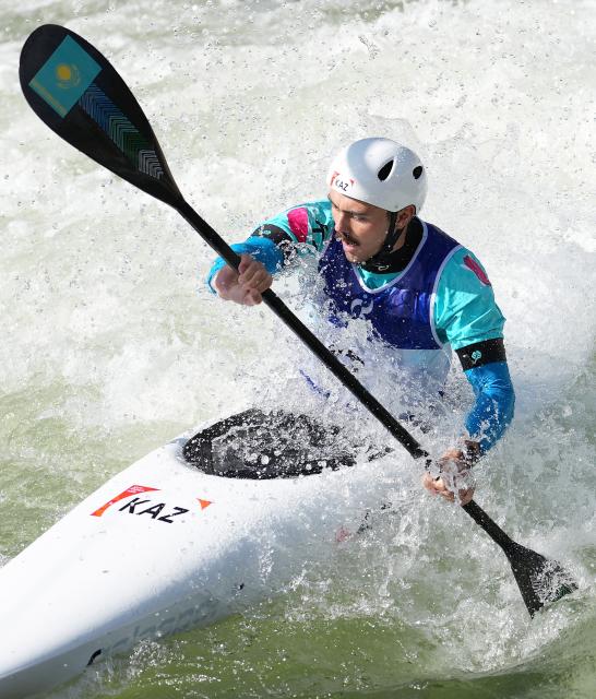 (260930) -- TOYOTA, Sept. 30, 2026 (Xinhua) -- Alexandr Korobov of Kazakhstan competes during the Men's Kayak Single Final of Canoe Slalom at the 20th Asian Games Aichi-Nagoya 2026 in Toyota of Aichi Prefecture, Japan, Sept. 30, 2026. (Xinhua/Zhang Haobo)
