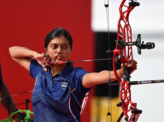 (260930) -- OKAZAKI, Sept. 30, 2026 (Xinhua) -- Chikitha Taniparthi of India competes during the compound mixed team gold medal match of archery between India and South Korea at the 20th Asian Games Aichi-Nagoya 2026 in Okazaki of Aichi Prefecture, Japan, Sept. 30, 2026. (Xinhua/Yu Yang)