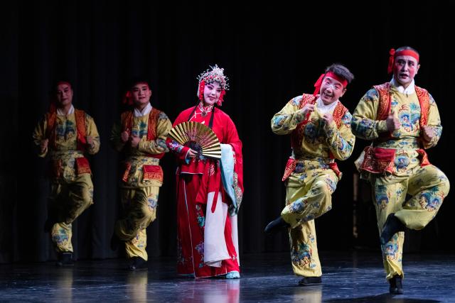(260930) -- BERLIN, Sept. 30, 2026 (Xinhua) -- Artists perform Wu Opera in Berlin, Germany, Sept. 29, 2026. The Zhejiang Wu Opera Research Center brought a selection of classic Wu Opera pieces to German audiences on Tuesday. (Xinhua/Zhang Haofu)