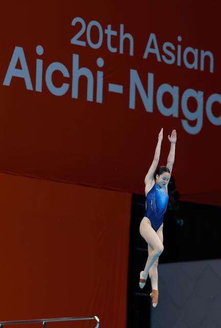 (260930) -- TOKYO, Sept. 30, 2026 (Xinhua) -- Chen Jia of China competes during the women's 3m springboard final of diving at the 20th Asian Games Aichi-Nagoya 2026 in Tokyo, Japan, Sept. 30, 2026. (Xinhua/Wu Zhizun)