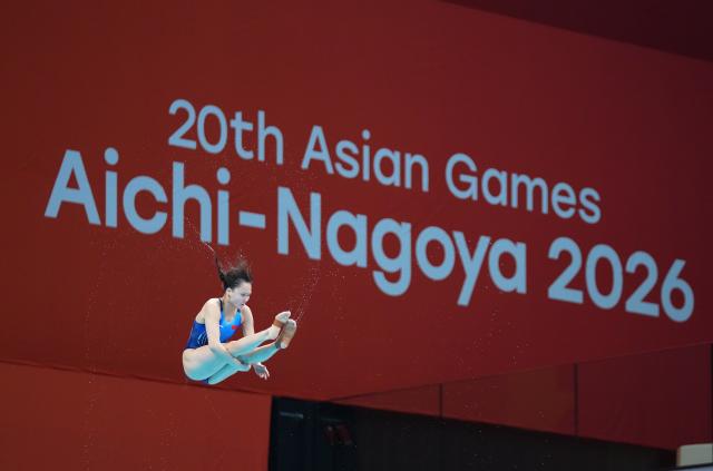 (260930) -- TOKYO, Sept. 30, 2026 (Xinhua) -- China's Chen Jia competes during the women's 3m springboard final of diving at the 20th Asian Games Aichi-Nagoya 2026 in Tokyo, Japan, Sept. 30, 2026. (Xinhua/Chen Zeguo)