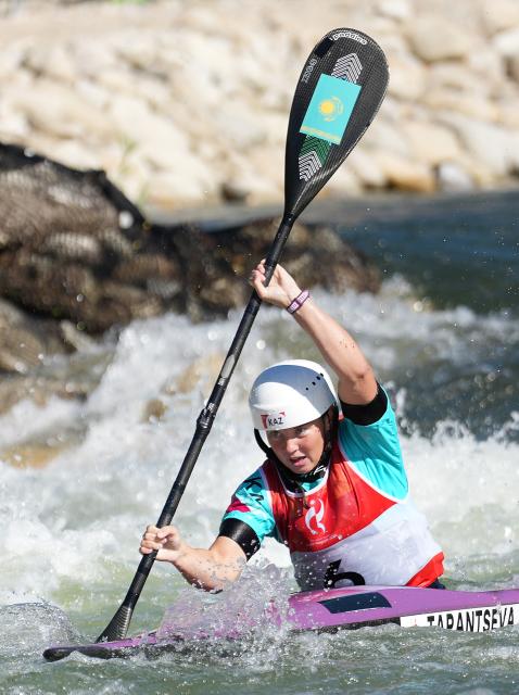 (261001) -- TOYOTA, Oct. 1, 2026 (Xinhua) -- Yekaterina Tarantseva of Kazakhstan competes during the women's kayak single final of canoe slalom at the 20th Asian Games Aichi-Nagoya 2026 in Toyota of Aichi Prefecture, Japan, Oct. 1, 2026. (Xinhua/Zhang Haobo)