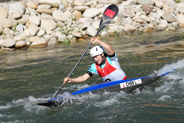 (261001) -- TOYOTA, Oct. 1, 2026 (Xinhua) -- Chen Lin of China competes during the women's kayak single final of canoe slalom at the 20th Asian Games Aichi-Nagoya 2026 in Toyota of Aichi Prefecture, Japan, Oct. 1, 2026. (Xinhua/Zhang Haobo)